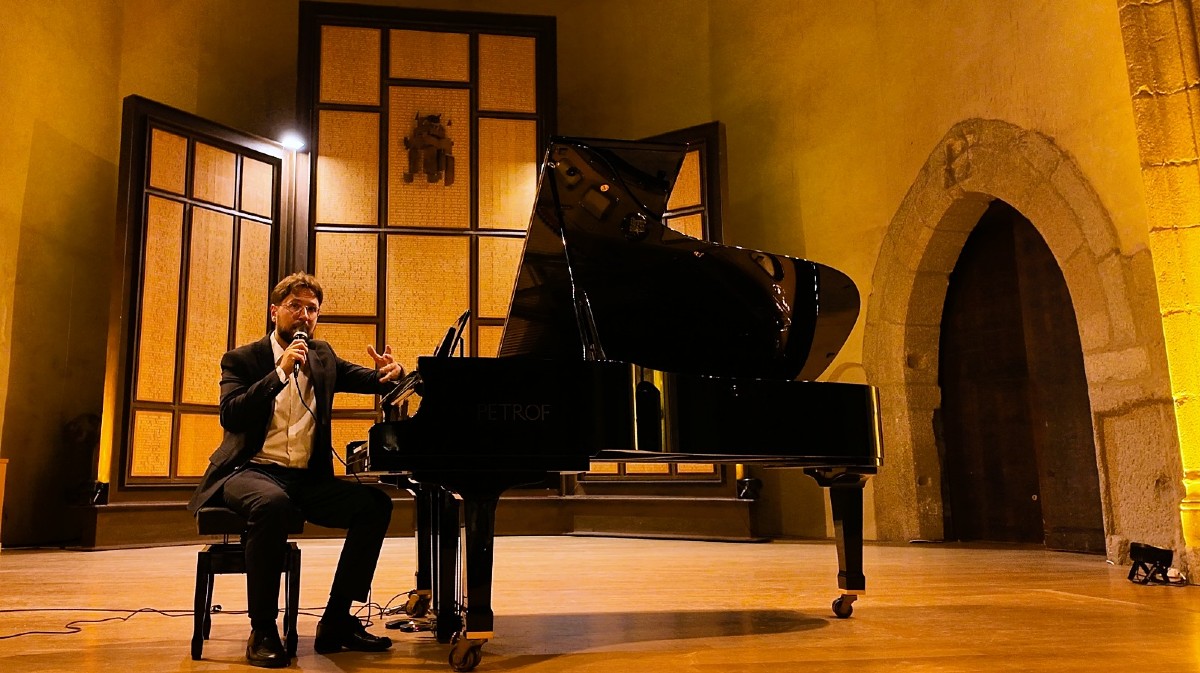 El pianista Bohdan Syroyid en el Auditorio Municipal de San Francisco.