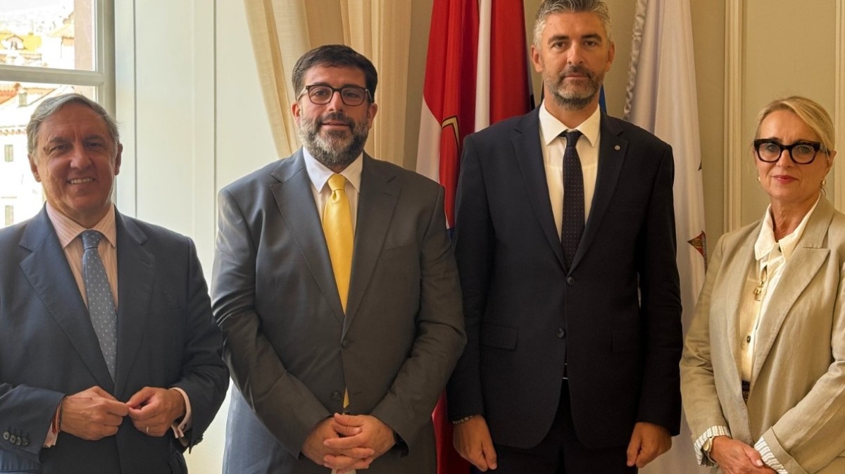 El embajador de Espa&ntilde;a en Croacia, el alcalde de &Aacute;vila, el alcalde de Dubrovnik, y la  c&oacute;nsul honoraria de Espa&ntilde;a en Dubrovnik.
