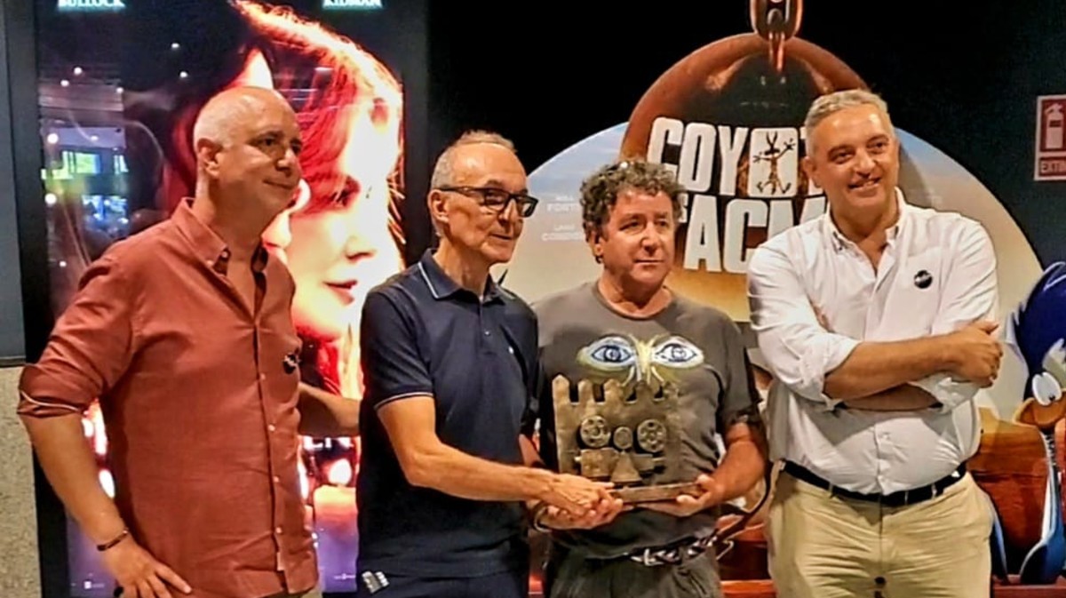 Entrega del premio del p&uacute;blico Cineclub &Aacute;vila a &lsquo;Incontrolable'.