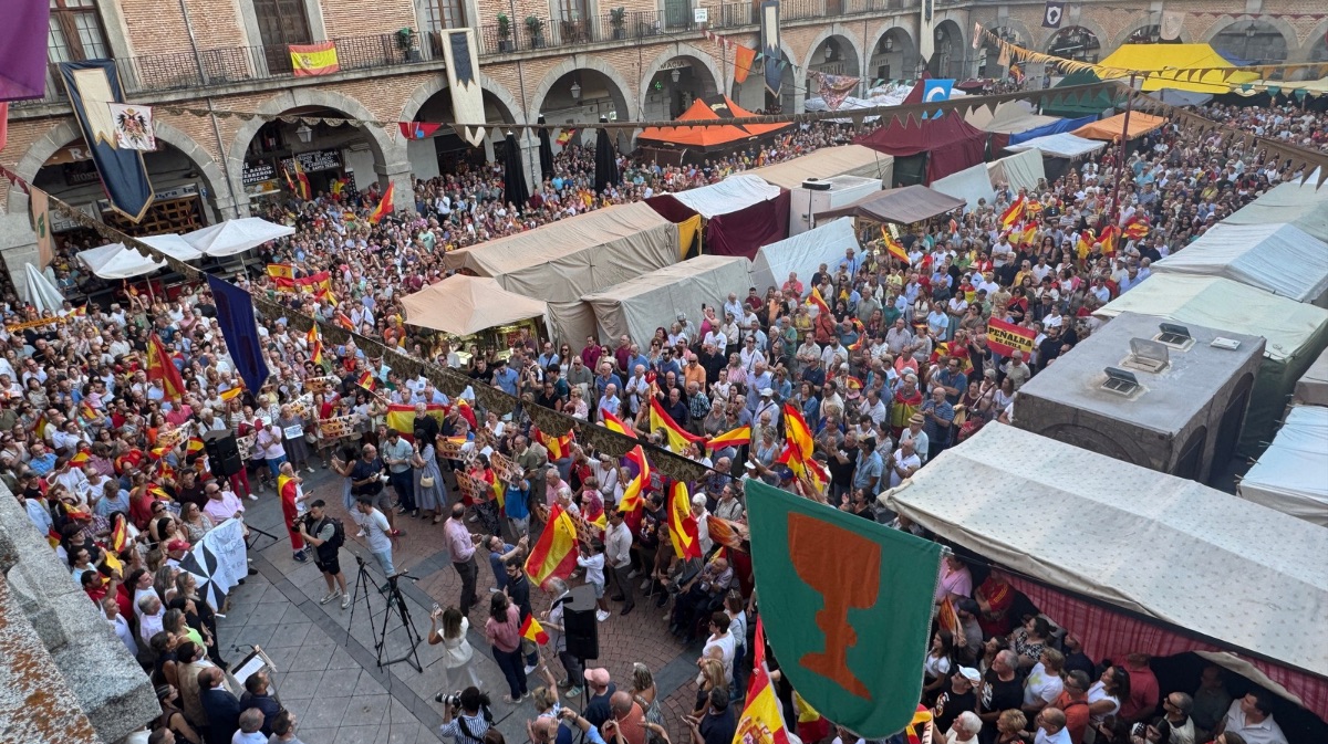 Manifestaci&oacute;n en apoyo a Ceuta en el Mercado Chico.