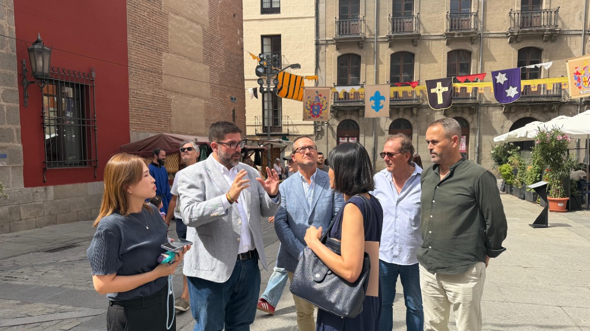 Visita de periodistas de Corea a &Aacute;vila.