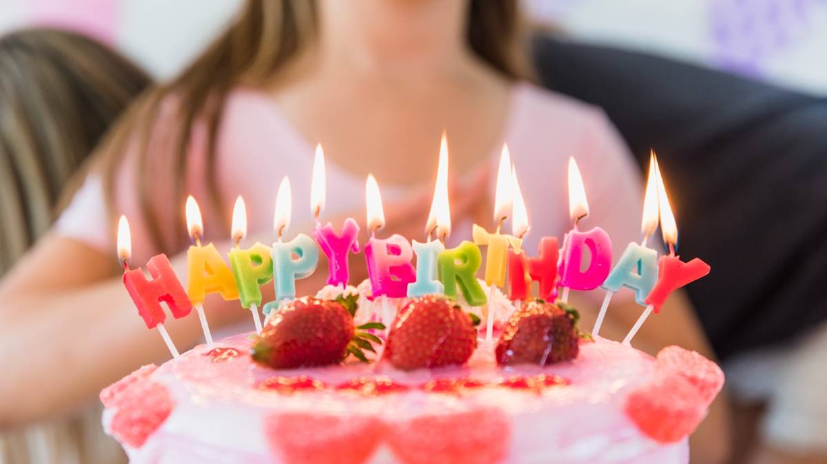 Cómo organizar un cumpleaños de cómics y acción con poco presupuesto
