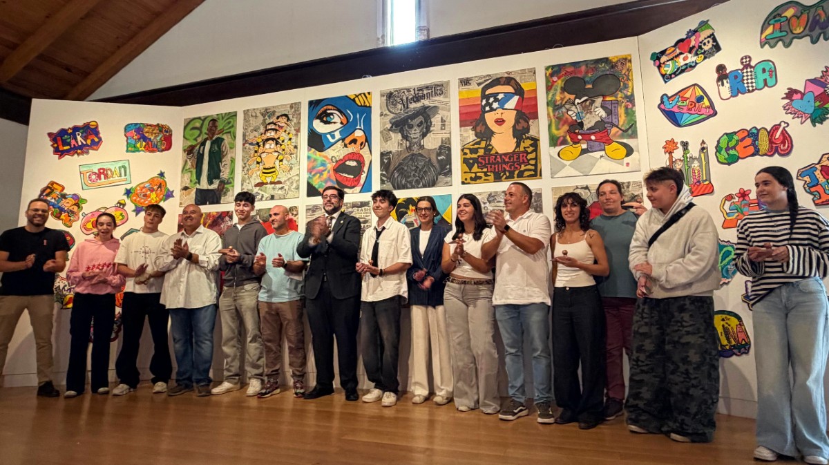 Inauguraci&oacute;n de la exposici&oacute;n de los alumnos de la Escuela Municipal de Arte.
