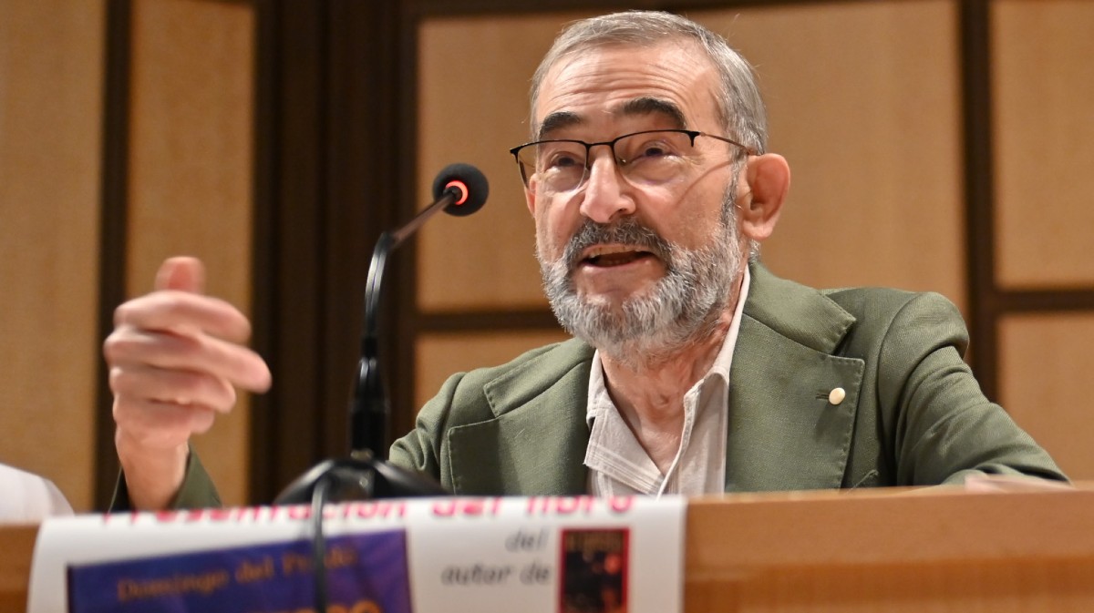 Domingo del Prado en la presentaci&oacute;n de su &uacute;ltimo libro. Foto: Gonzalo Glez. de Vega.