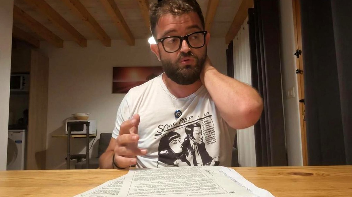 El cr&iacute;tico gastron&oacute;mico Cocituber explica en un v&iacute;deo la denuncia tras la agresi&oacute;n.