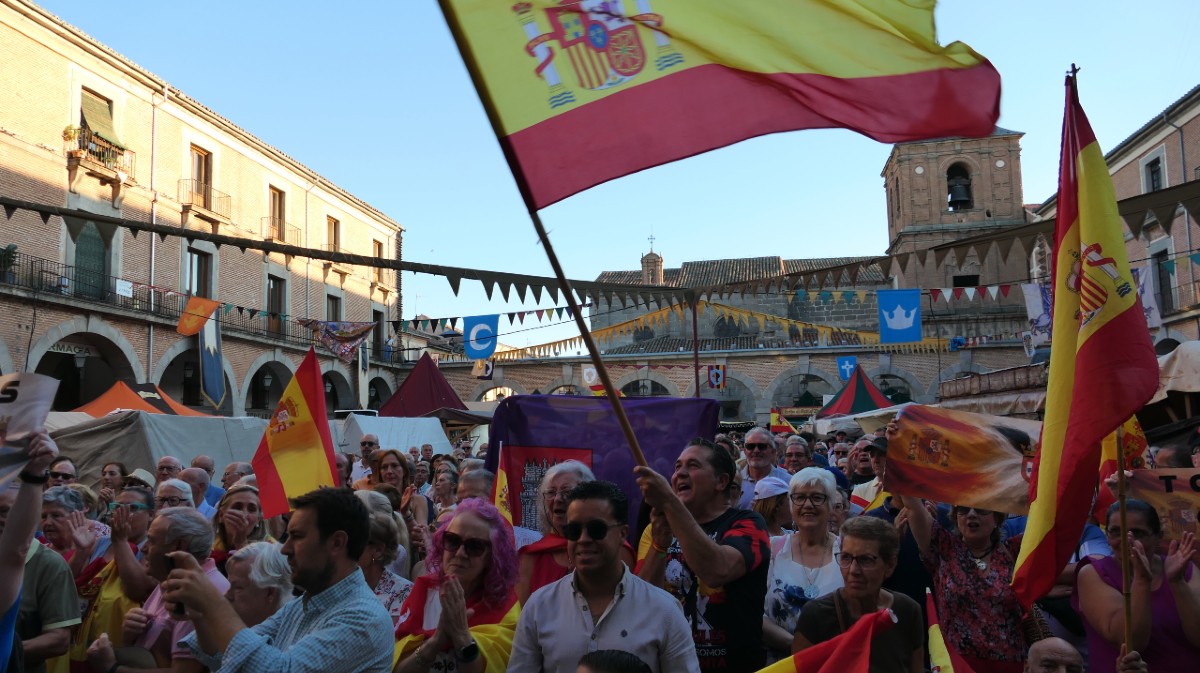 Concentraci&oacute;n de apoyo a Ceuta en el Mercado Chico.