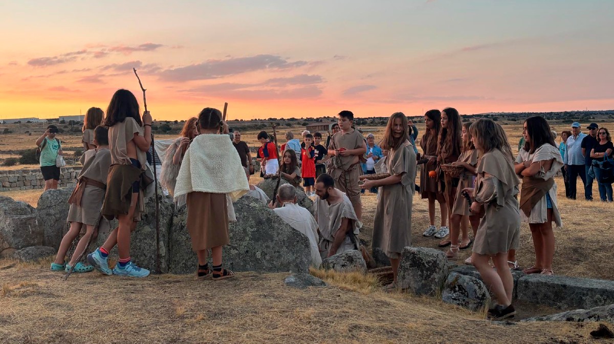 Actividades en el dolmen de Bernuy en verano.