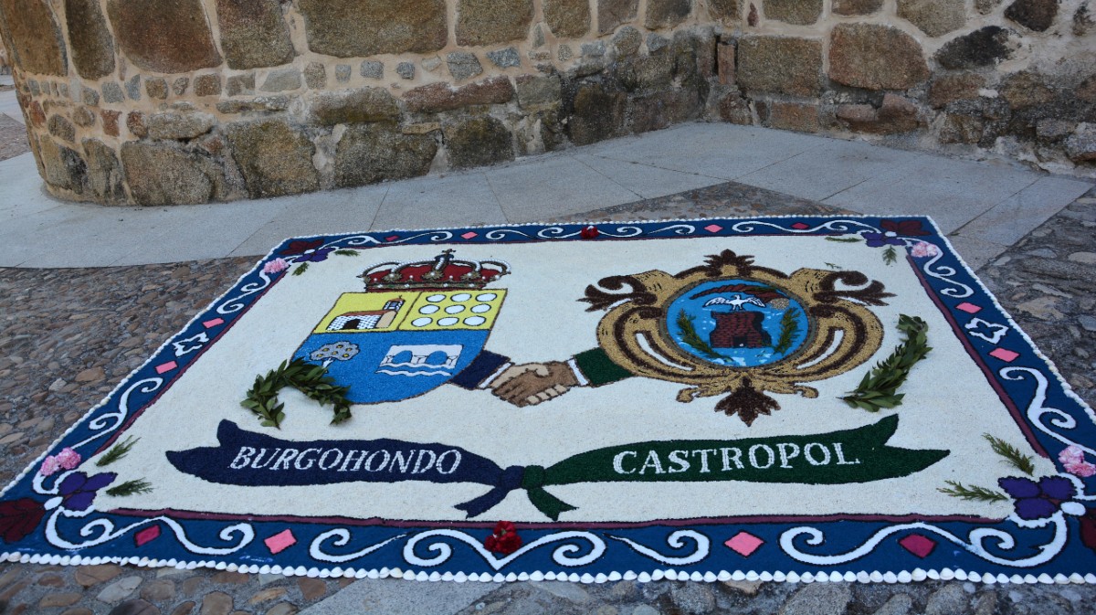 Una delegaci&oacute;n de Castropol en Burgohondo.