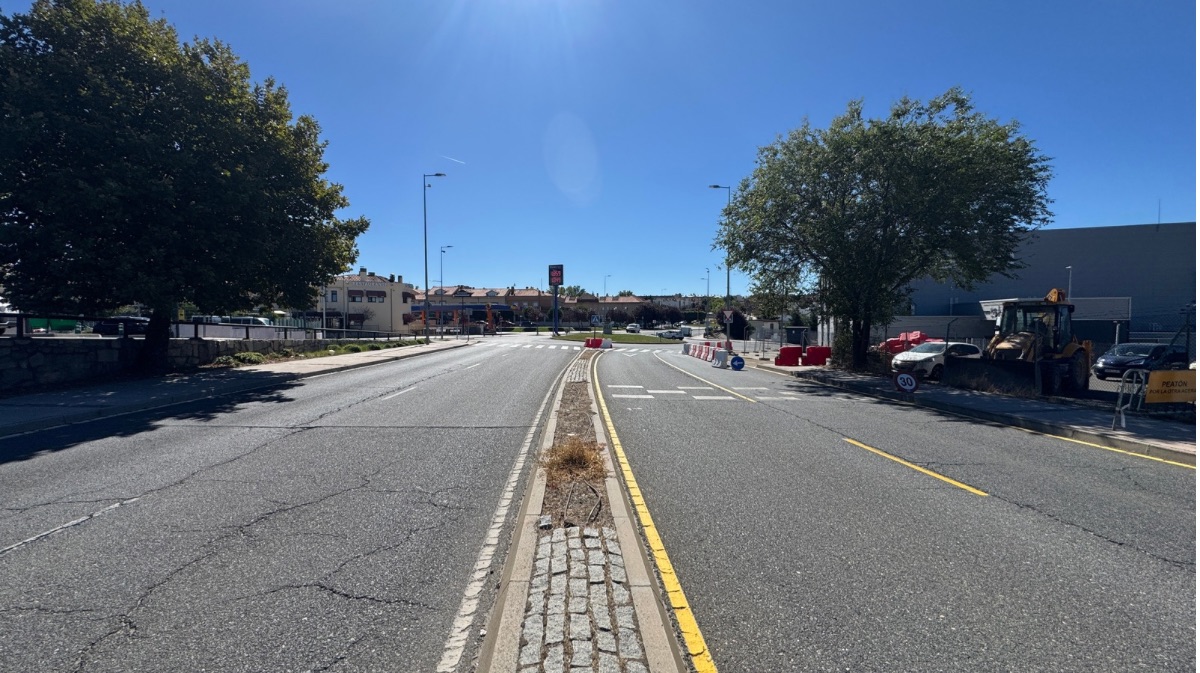 Se&ntilde;alizaci&oacute;n por las obras en la glorieta de Nissan