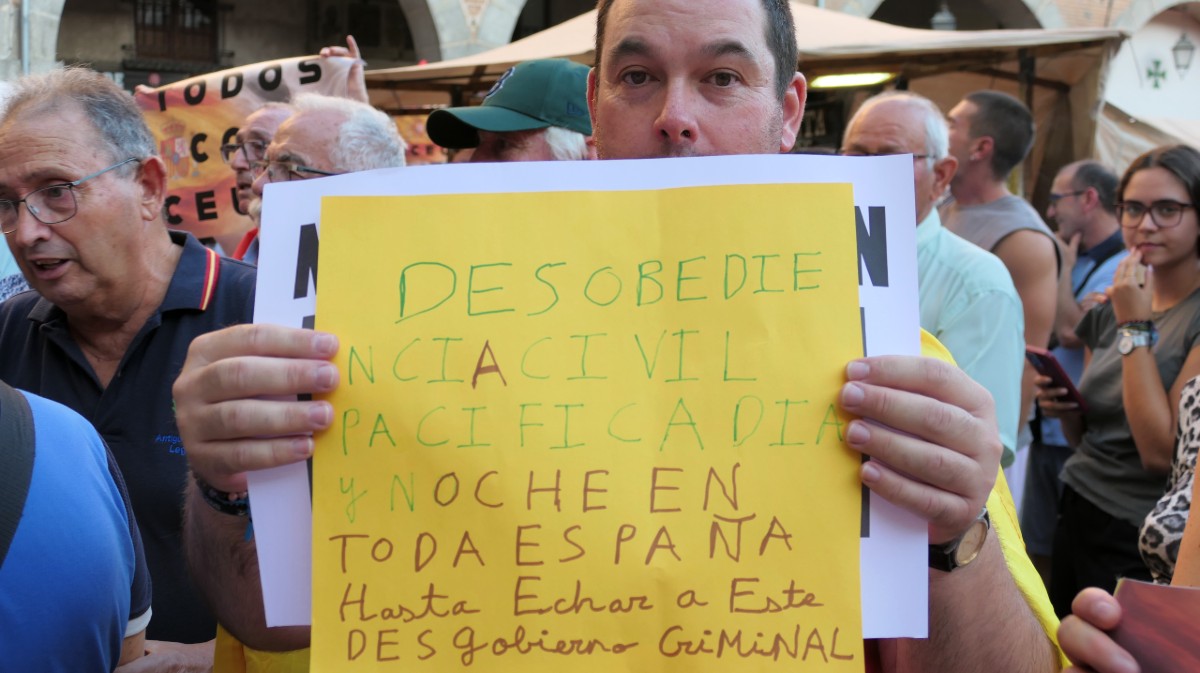 Manifestaci&oacute;n en apoyo a Ceuta en el Mercado Chico,