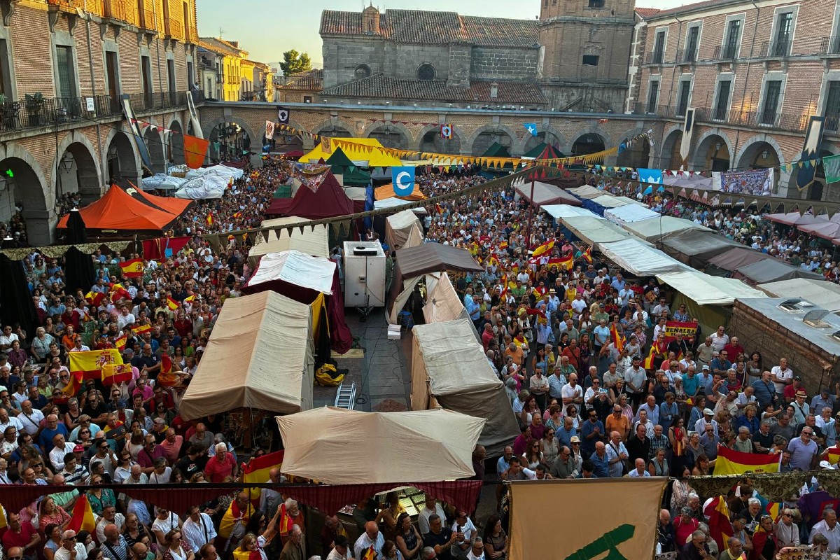 Manifestaci&oacute;n en apoyo a Ceuta en el Mercado Chico,