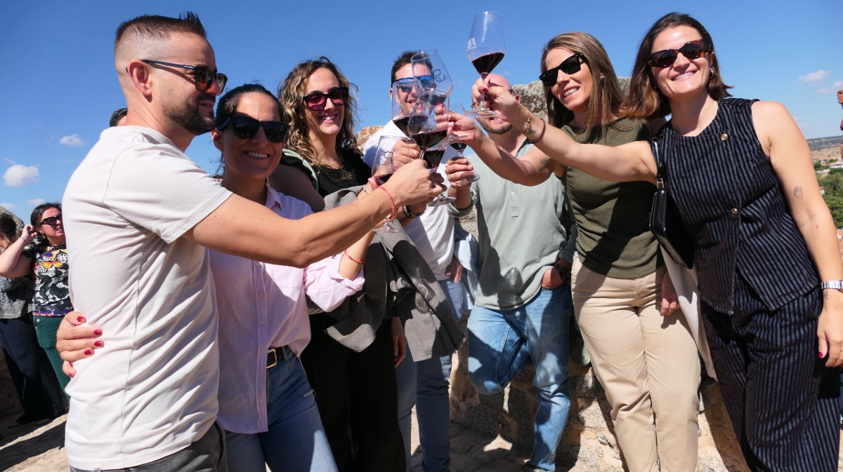 Cata de vinos en la muralla de &Aacute;vila.