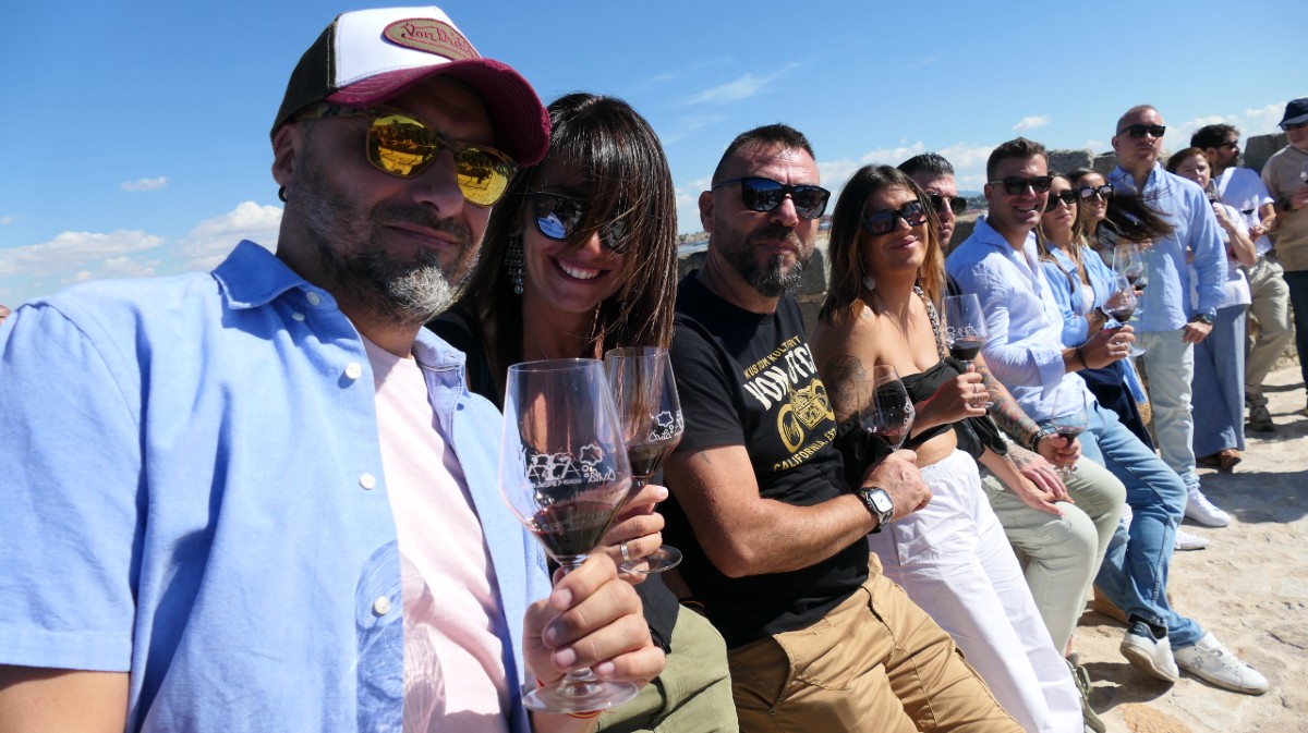 Cata de vinos en la muralla de &Aacute;vila.