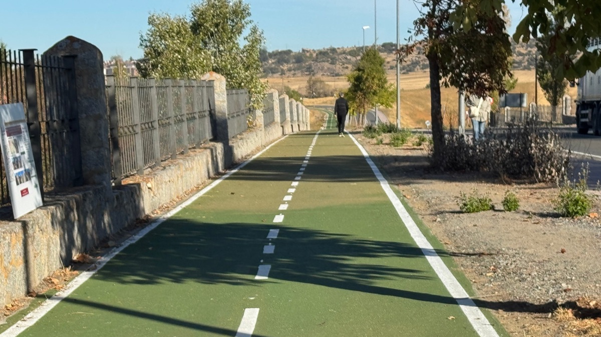 Senda ciclable hasta Natur&aacute;vila