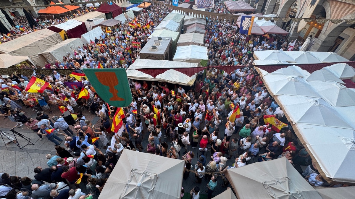 Manifestaci&oacute;n en apoyo a Ceuta en el Mercado Chico.