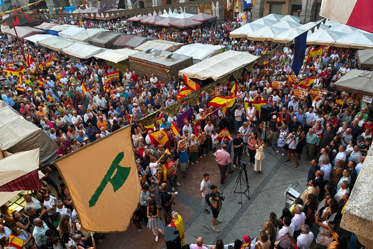 Manifestaci&oacute;n en apoyo a Ceuta en el Mercado Chico,