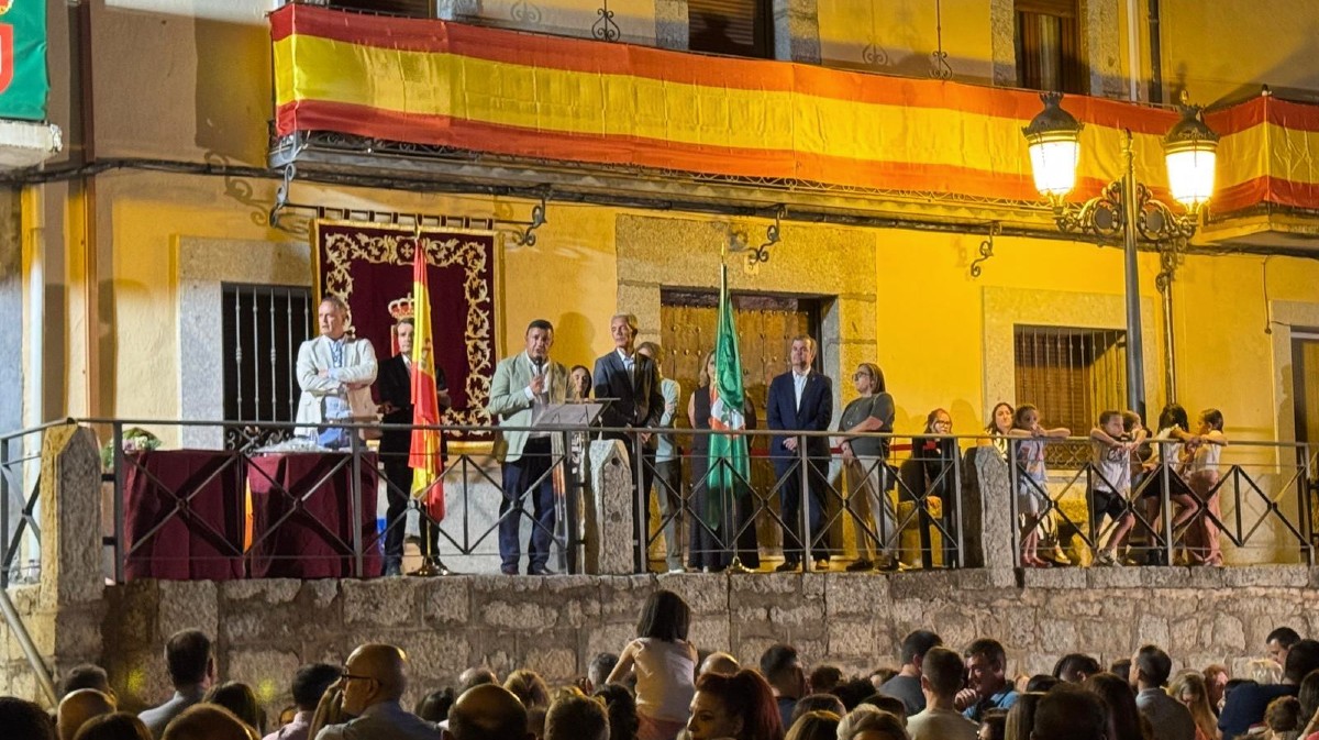 Inauguraci&oacute;n de las fiestas de El Hoyo de Pinares.