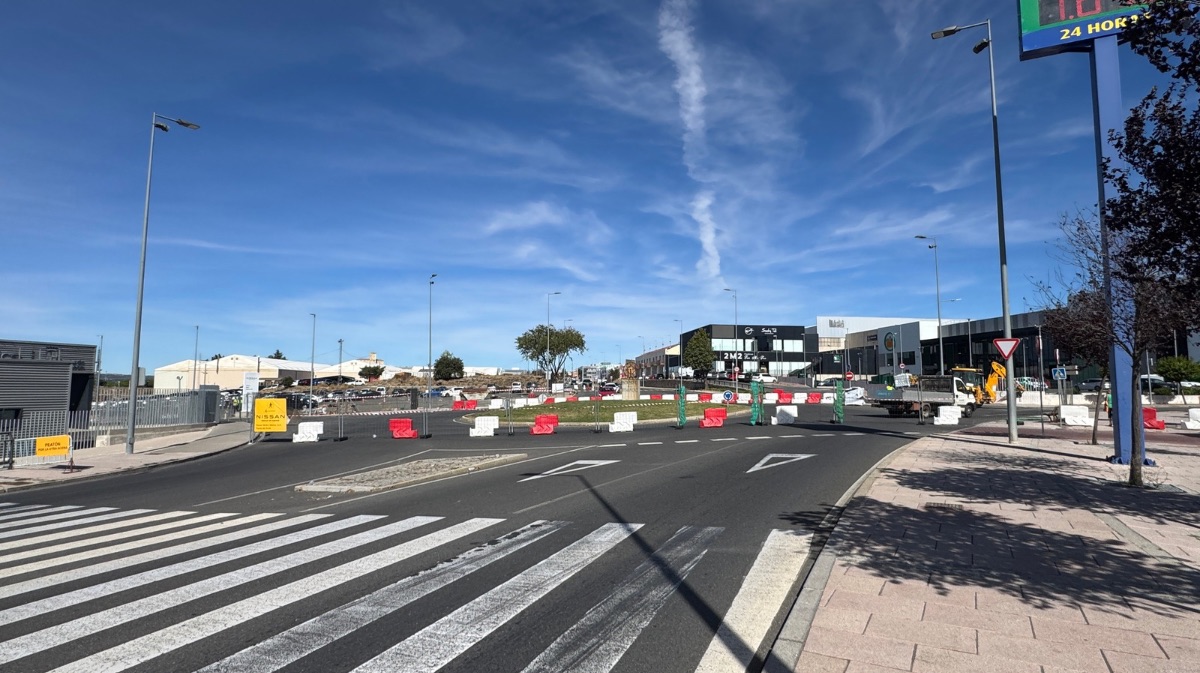 Obras en la rotonda de Nissan