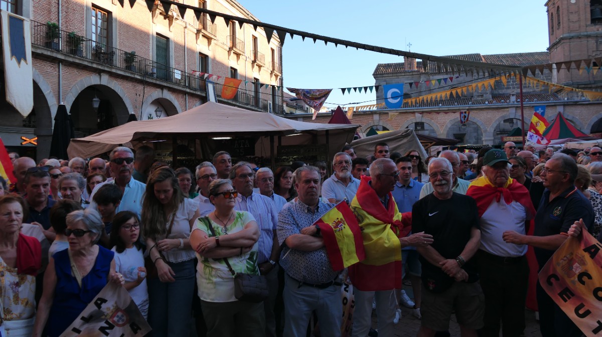 Manifestaci&oacute;n en apoyo a Ceuta en el Mercado Chico,