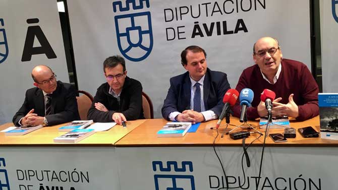 Presentaci&oacute;n del libro dedicado a la obra de Mu&ntilde;oz Quir&oacute;s.