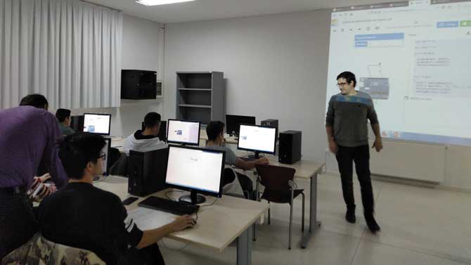 Alumnos de Milagrosa-Las Nieves en la Polit&eacute;cnica.