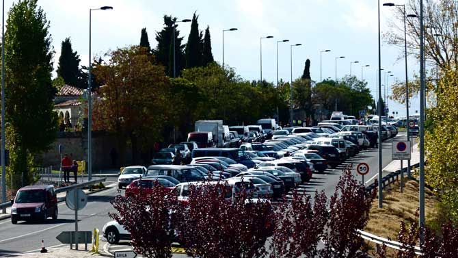 Aparcamiento en el cementerio de Ávila.
