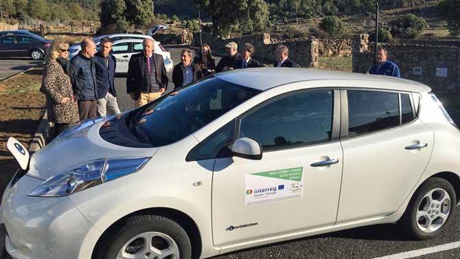 Presentaci&oacute;n del punto de recarga el&eacute;ctrico de El Barraco.