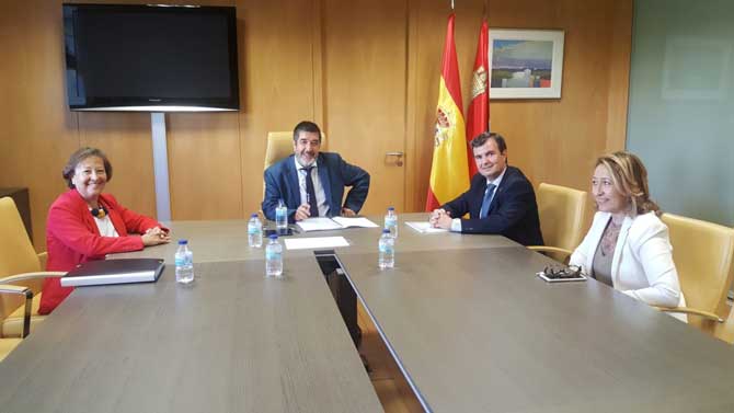 Reunión del gerente regional de Salud sobre Sotillo de la Adrada.