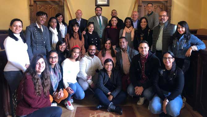 Estudiantes dominicanos de Turismo en &Aacute;vila.