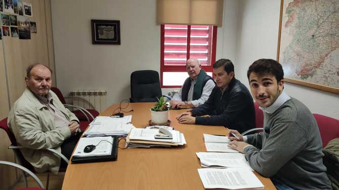 Candidatos de Ciudadanos con el presidente de la Federación de Jubilados.