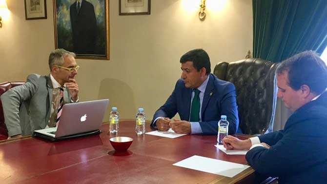 Ricardo Rivero, Carlos Garc&iacute;a y Eduardo Duque, en la Diputaci&oacute;n de &Aacute;vila.