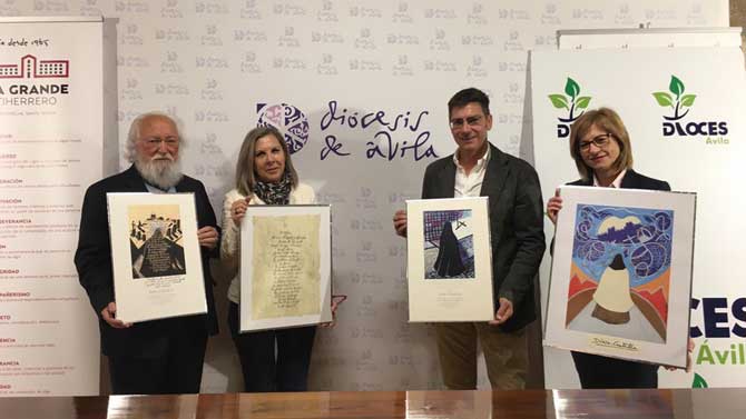 Díaz Castilla con docentes del Colegio Diocesano.