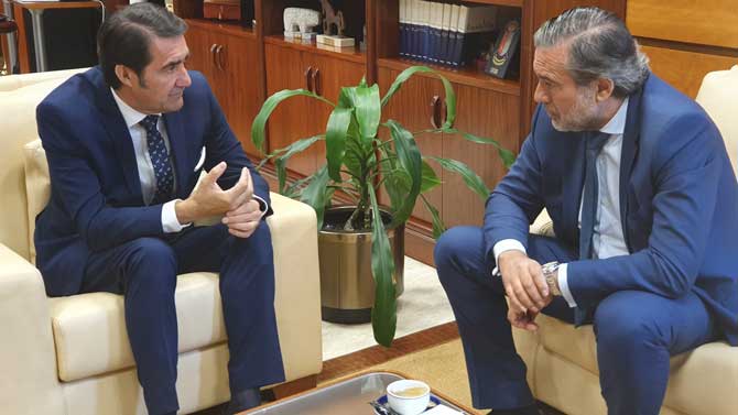 El consejero de Fomento de CyL y el de Justicia e Interior de Madrid.