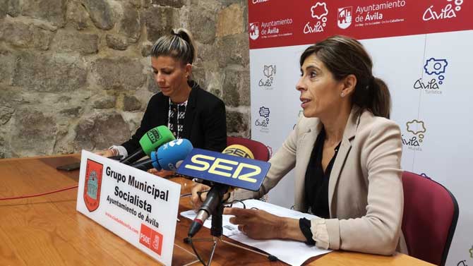 Eva Arias y Yolanda Vázquez.