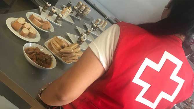 Curso de camarero de Cruz Roja.