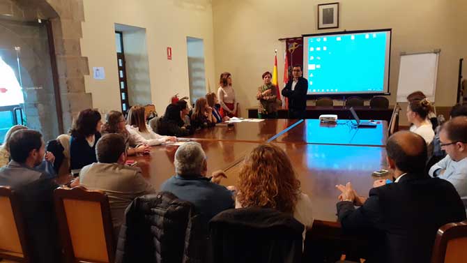 La Junta explica apoyos para la igualdad a las empresas.