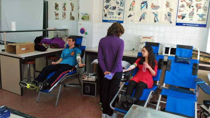 Donaci&oacute;n de sangre en la Escuela de Educaci&oacute;n.