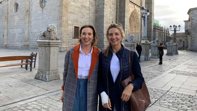 Cuca Gamarra con Alicia García.