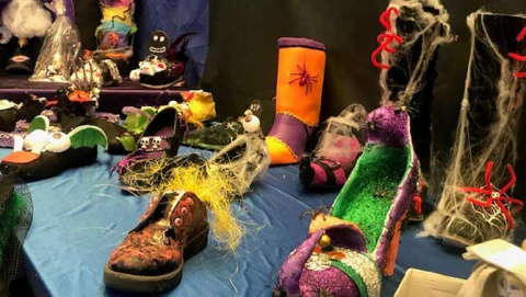 Zapatos de Halloween en el Colegio Santo Tom&aacute;s.