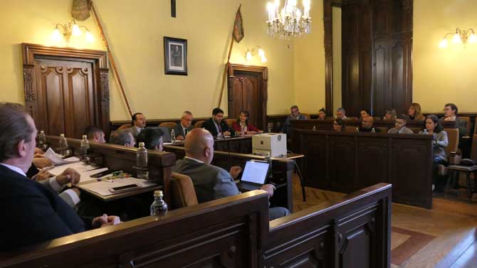 Imagen de archivo de un pleno municipal.