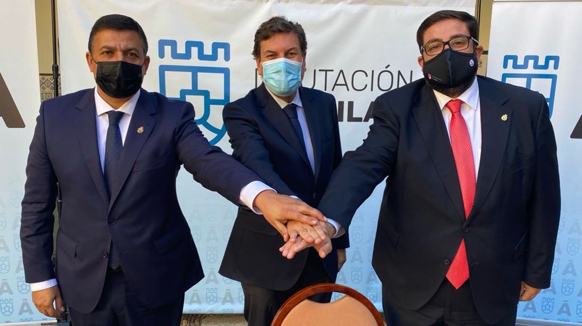 Firma del protocolo del Centro de Transferencia del Conocimiento de Ávila.