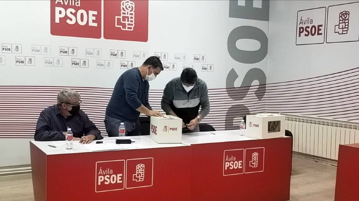 Rceuento de votos en las primarias del PSOE de Ávila.