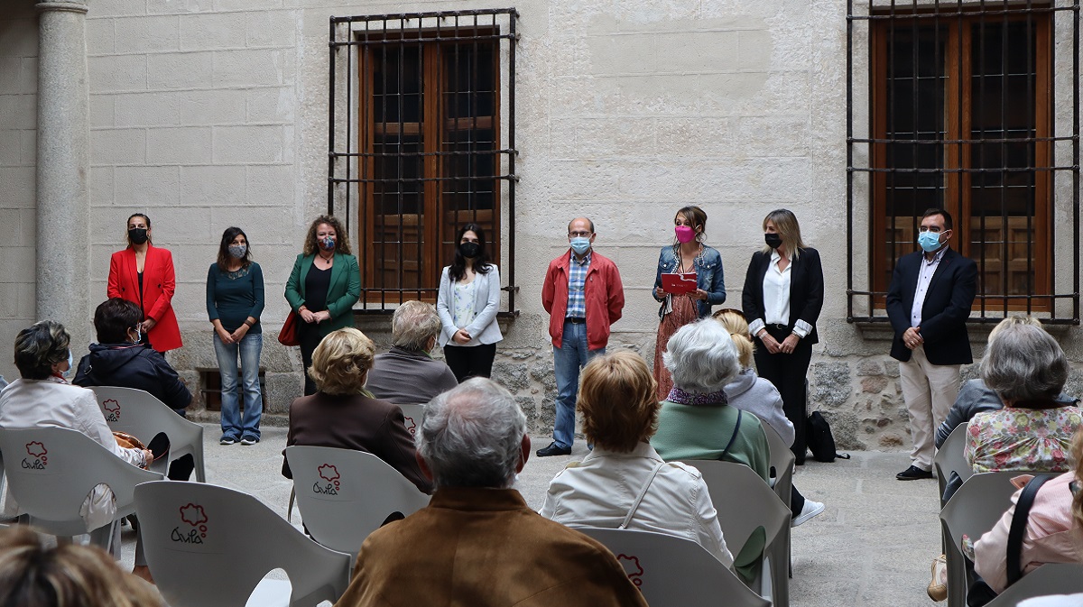 Lectura del manifiesto del día de las personas mayores de edad
