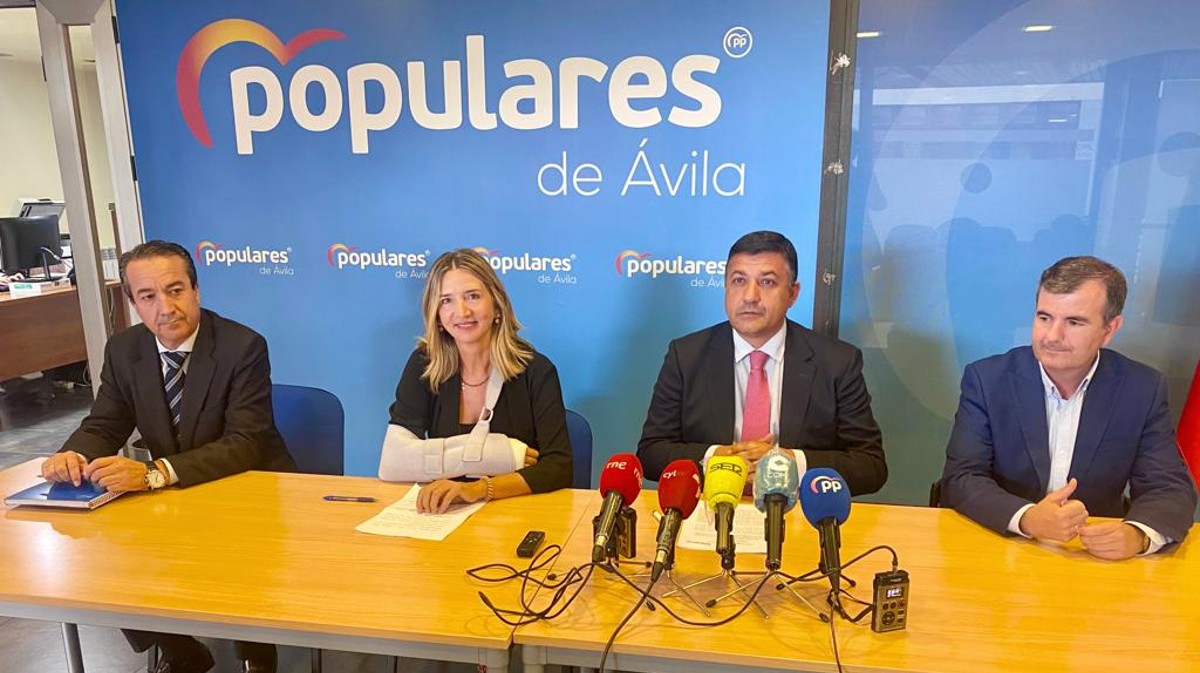 Vidal Galicia, Alicia García, Carlos García y Juan Pablo Martín en rueda de prensa.