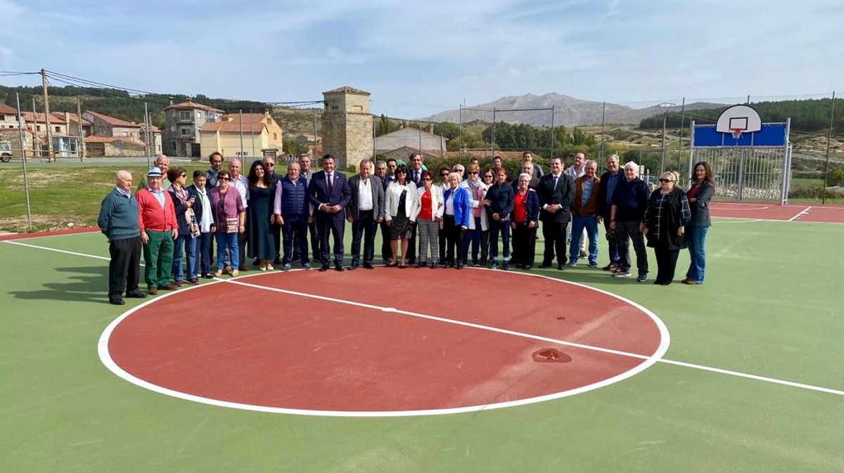 Rehabilitación de la pista polideportiva de Cepeda La Mora.