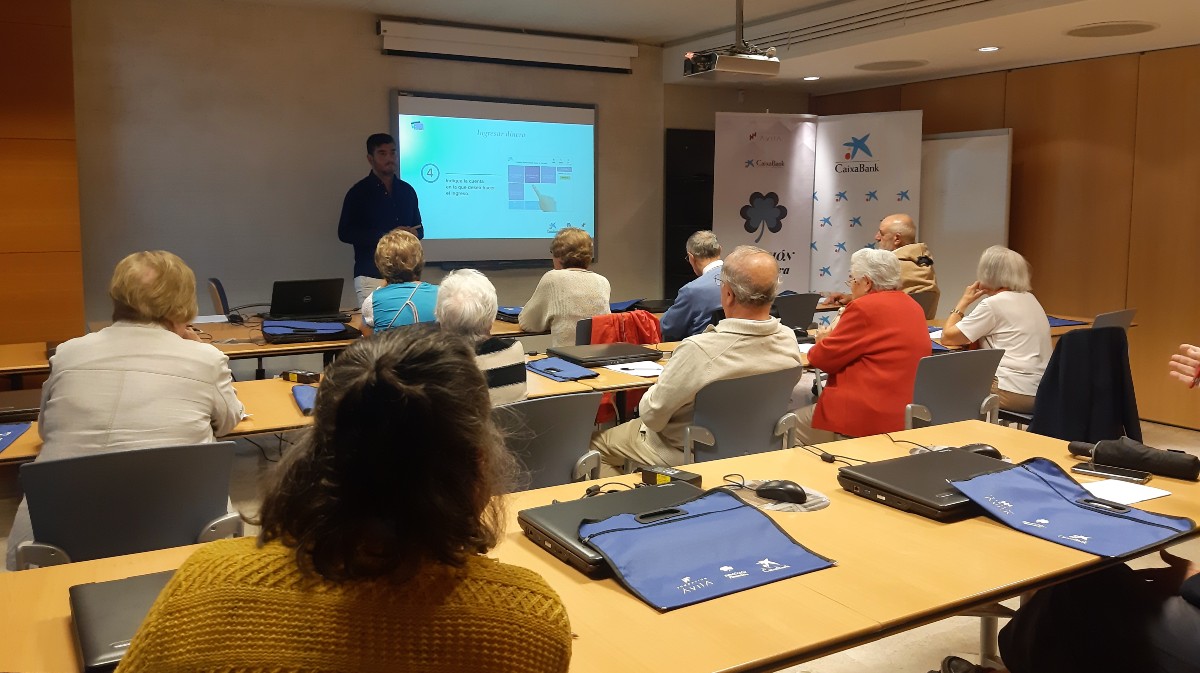 Formación financiera de CaixaBank y Fundación Ávila.