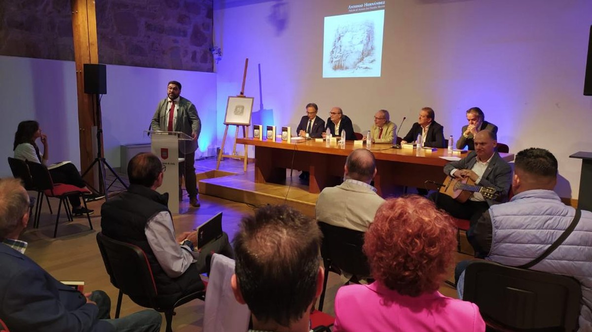 Presentación del libro de Antonio Hernández como Premio de las Letras.