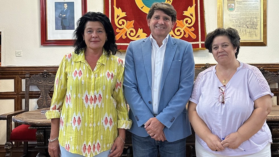 Toma de poseión de empleados municipales en Arenas.