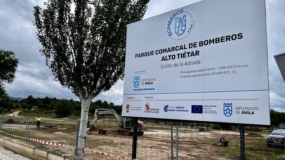 Obras del parque de bomberos de Sotillo de la Adrada, en junio.