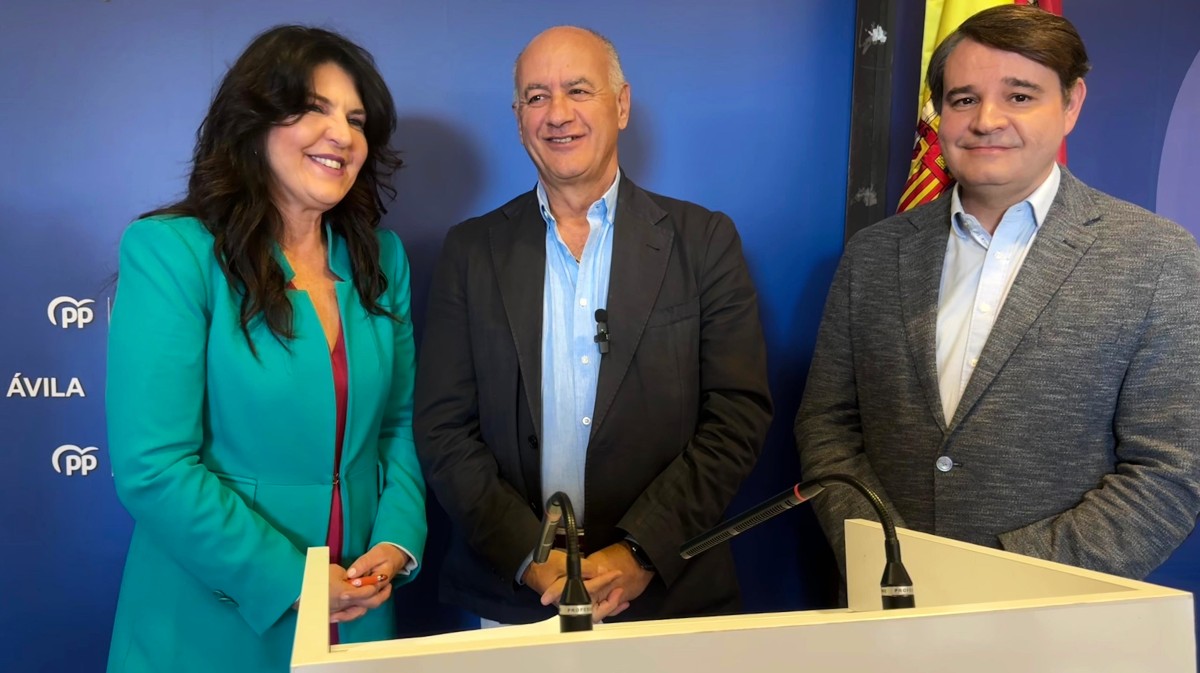 María Ángeles Prieto, Miguel Ángel García Nieto y David Beltrán, procuradores del PP de Ávila.